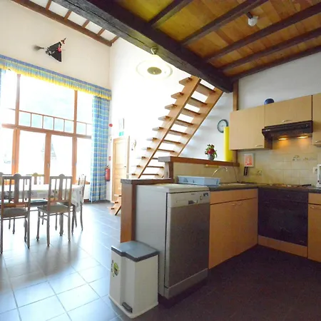 Vintage With Pets, Cleaning Included * דברדיסה