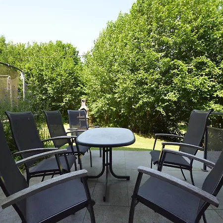 Vintage With Pets, Cleaning Included